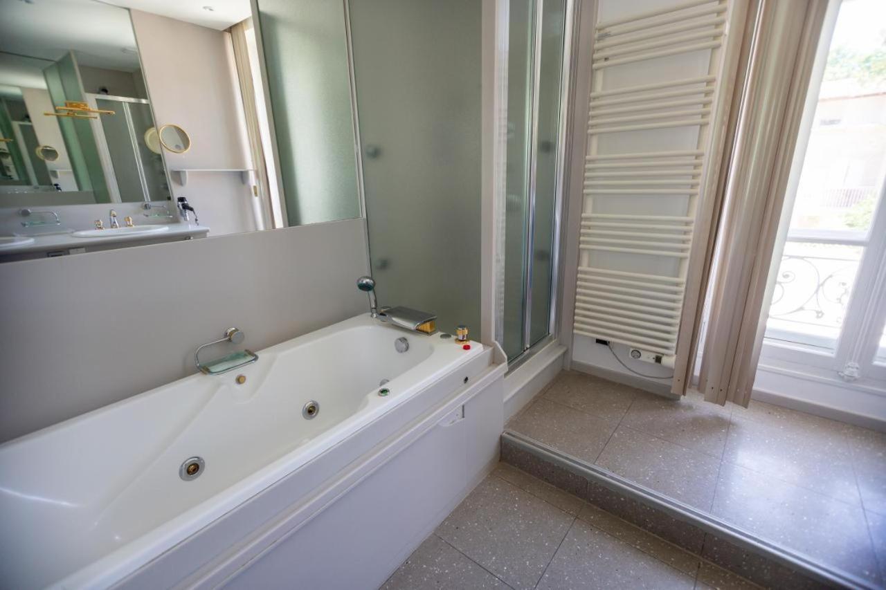 Les Frenes En Provence-Chateau Zen アヴィニョン 部屋 写真